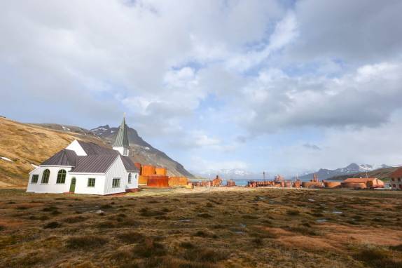 A bela igreja construída pelos noruegueses em Grytviken, na Geórgia do Sul (foto de Brian Myers)